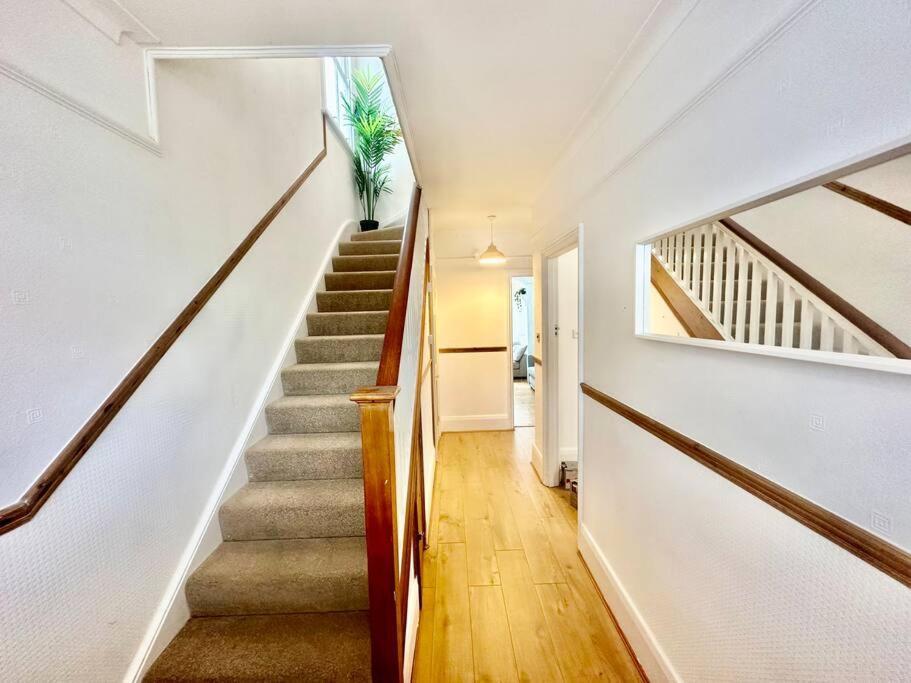 4 Bed House In Daneby Road,Se6 Villa Catford Exterior photo