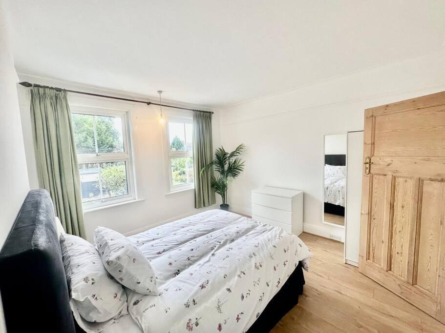 4 Bed House In Daneby Road,Se6 Villa Catford Exterior photo